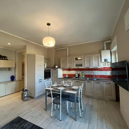 Διαμέρισμα Garibaldi 46 *